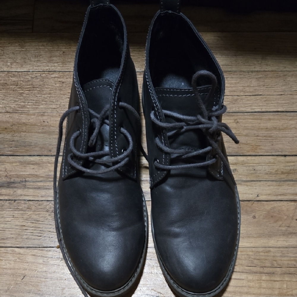 Izod Black Chukka Boots Smooth Leather